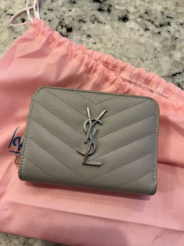Customer photo review of Preloved Saint Laurent Gray Matelasse Chevron Leather Classic Monogram Zip Around Wallet GUE4037230919 082323