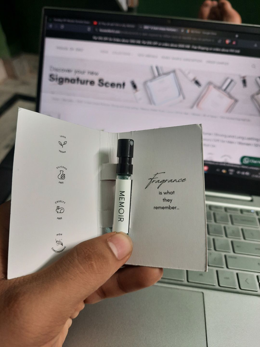 Customer photo review of EM5™ Memoir Unisex Perfume | Strong and Long Lasting | Fresh Citrus Woody | Luxury Gift for Men / Women | 50 ml Spray / 10ml Alcohol Free Roll On
