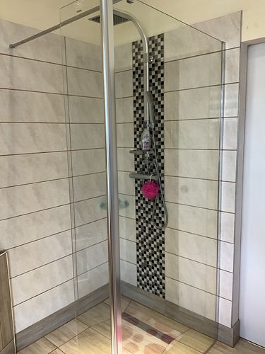 Customer photo review of SONNI Walk In Dusche Duschabtrennung Duschwand Nano Beschichtung Klarglas Mit 30cm schwenkbarer Seitenteil