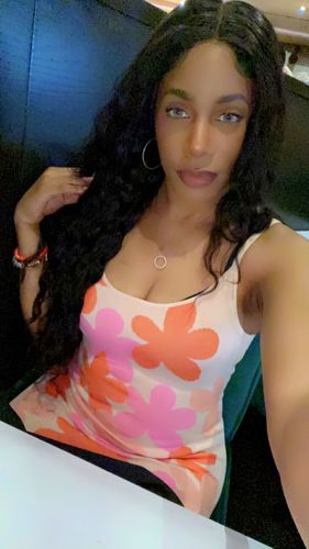 Customer photo review of What Lace!! 200% Density Swiss HD Transparent Full Frontal Loose Wave Style Wig