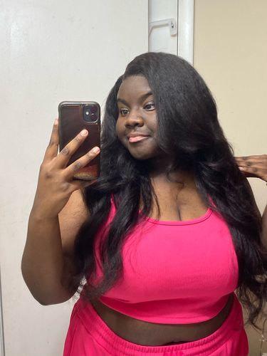 Customer photo review of Kinky Straight Realistic Knotless 13x4 Lace Front Wig