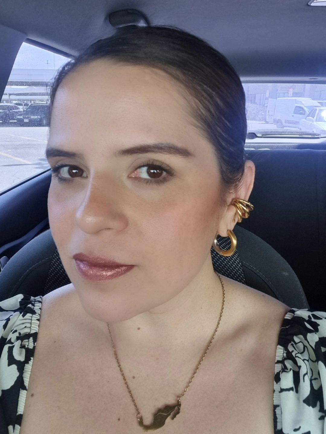 Customer photo review of Ear Cuff Triple