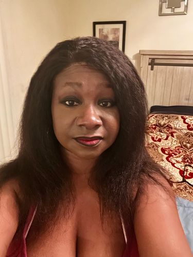 Customer photo review of Kinky Straight Realistic Knotless 13x4 Lace Front Wig