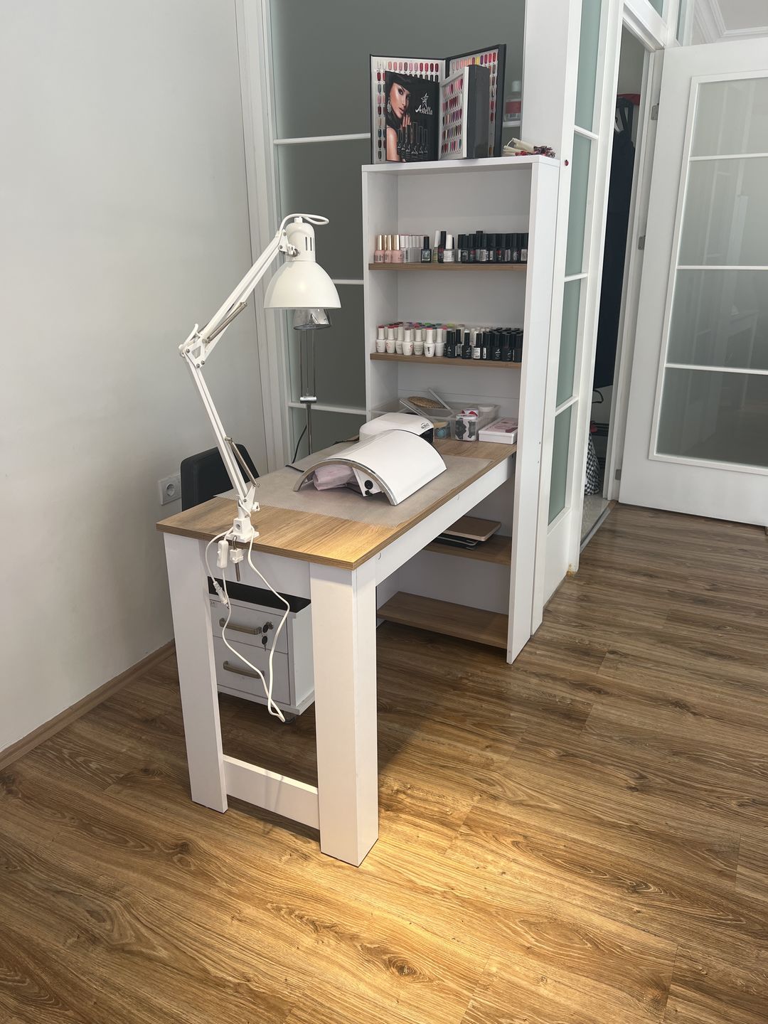 Customer photo review of Rani BJ113 Raflı Manikür Masası Makyaj Masası Sepet Ceviz - Beyaz
