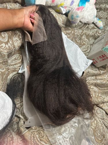 Customer photo review of Kinky Straight Realistic Knotless 13x4 Lace Front Wig