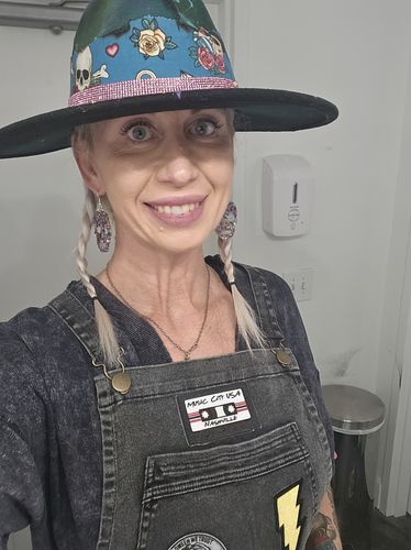 Customer photo review of Over Shoulder Black Acid Washed Apron