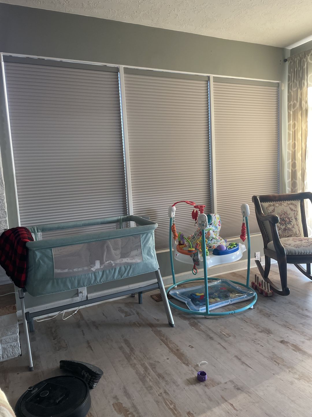 Customer photo review of SmartWings Motorized Blackout Cellular Shades Hazel