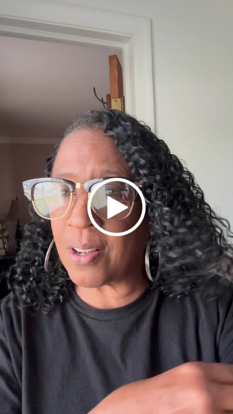 Customer video review of LAVISH Leave-In Conditioning Styler