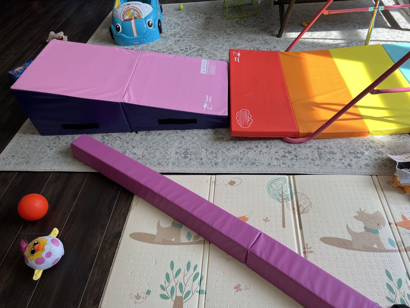 Customer photo review of 3ft x 6ft x 1.5inch 5-Panel Rainbow Gymnastics Tumbling Mat for Kids