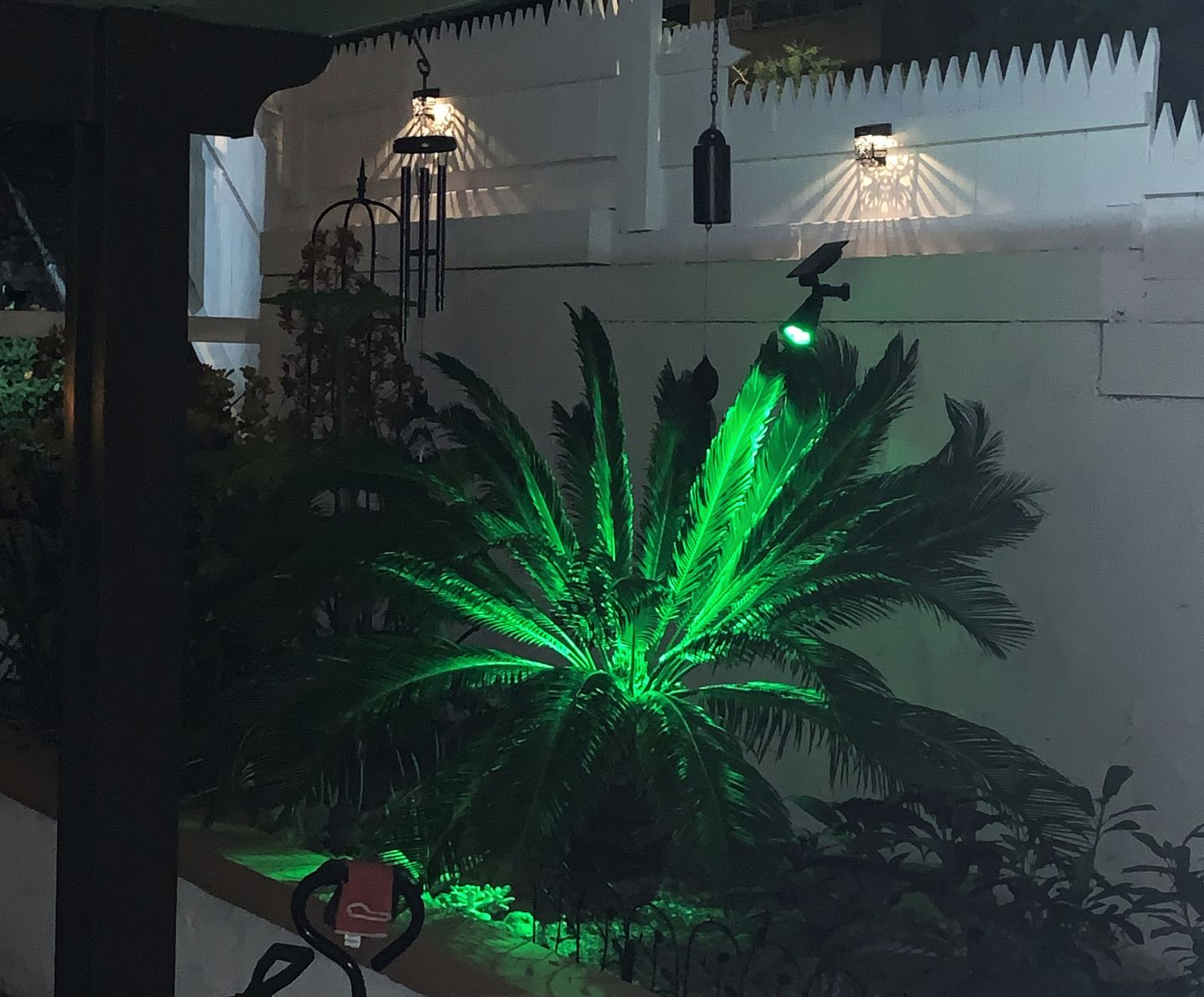 Customer photo review of TSUN 4/7 LEDs Outdoor Solar Spot Lights