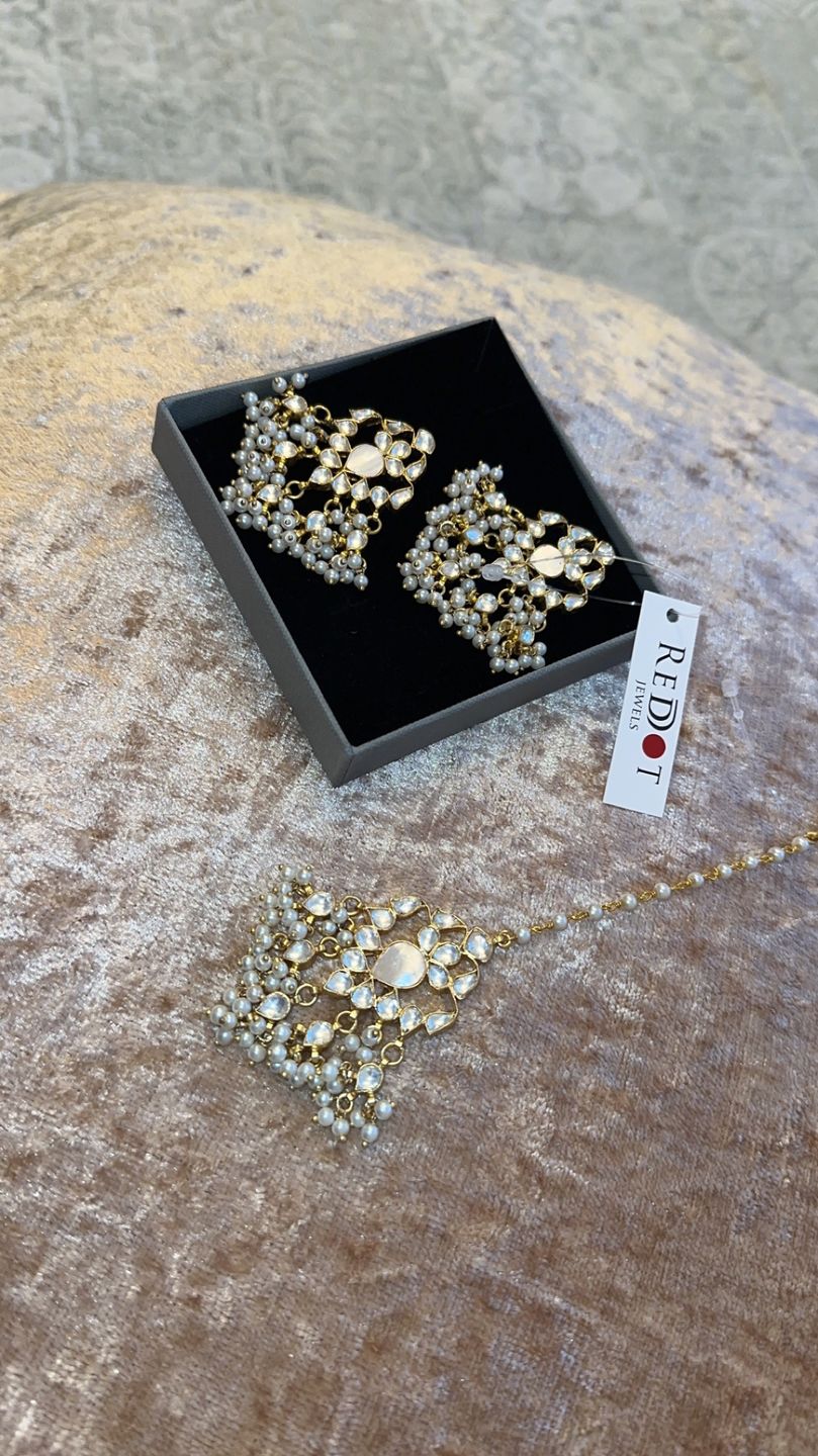 Customer photo review of Erum Earrings & Tika
