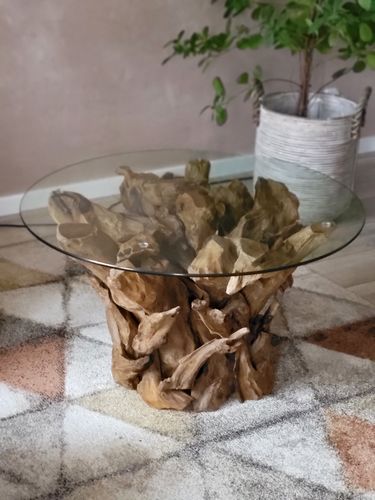 Customer photo review of Handgearbeiteter Couchtisch IKAL aus Wurzelholz inkl. Glasscheibe Ø 80 cm