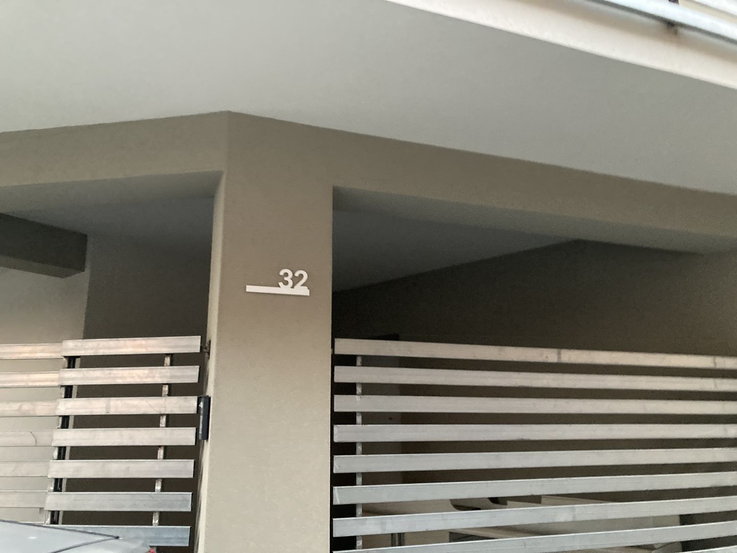 Customer photo review of Numero civico sagomato modello Line 01 Acrilico