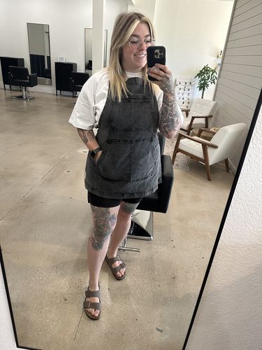 Customer photo review of Over Shoulder Black Acid Washed Apron