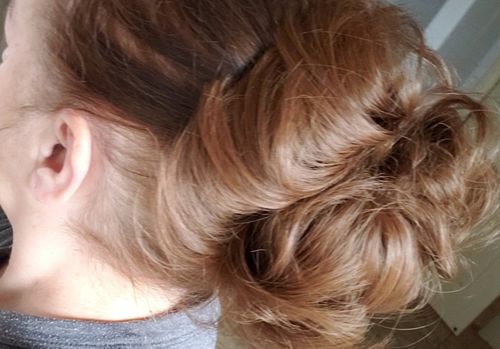 Customer photo review of JuvaBun Messy Bun