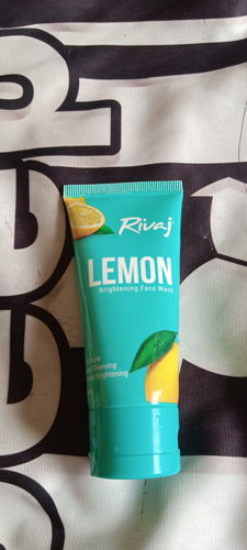 Customer photo review of Whitening Face Wash - Lemon Extract (50ml)