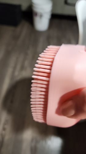 Customer photo review of DogCatFri™ BathBrush - Massagebørste i Silikone Til Kæledyr Med Shampooboks