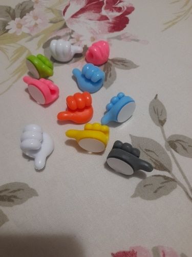 Customer photo review of Thumb up Hooks Multipurpose Holder
