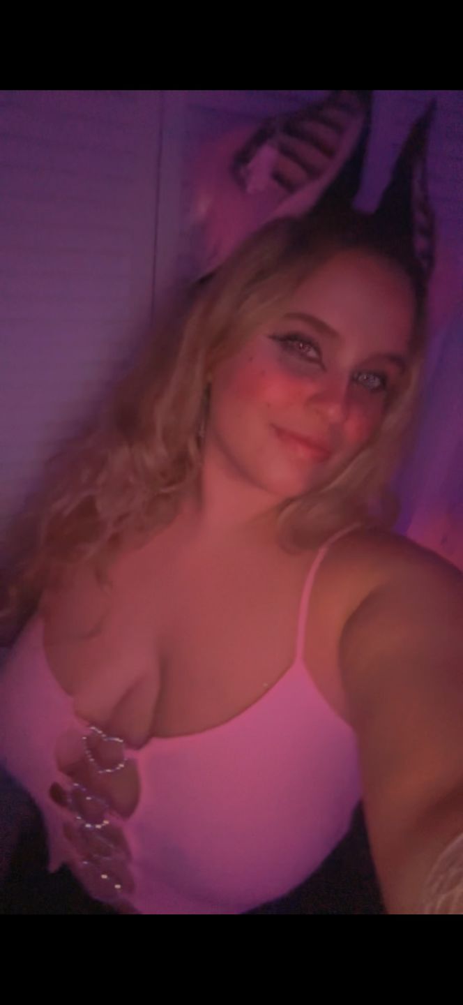 Customer photo review of DollyEye Pink