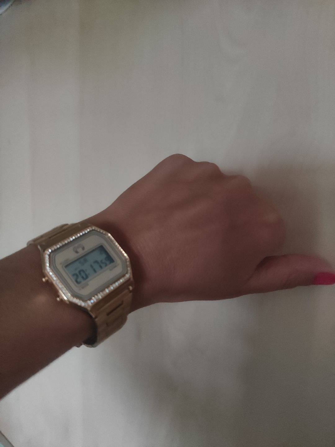 Customer photo review of Reloj Digital Vintage Brillo ~ Oro