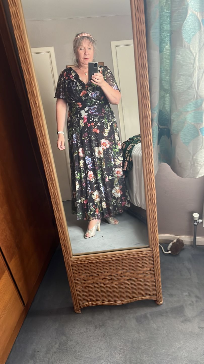 Customer photo review of Isabelle Black Terracotta Float Sleeve Maxi Dress