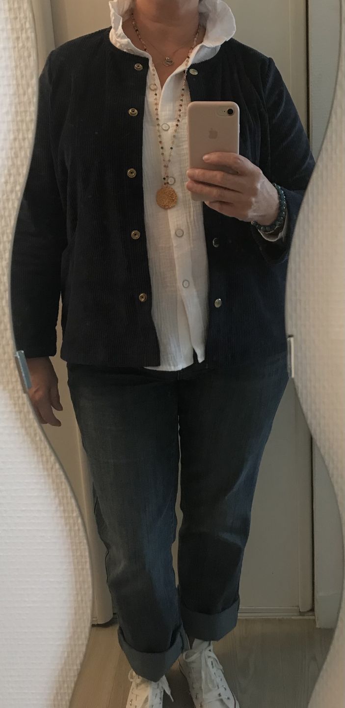 Customer photo review of Veste Annie - Velours côtelé bleu nuit