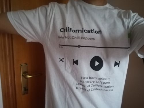 Customer photo review of Your Favorite Song T-Shirt Music Player