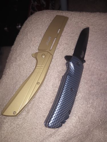 Customer photo review of Mystery Knives Box™