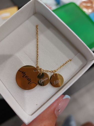 Customer photo review of Ogrlica: Symbol Initial