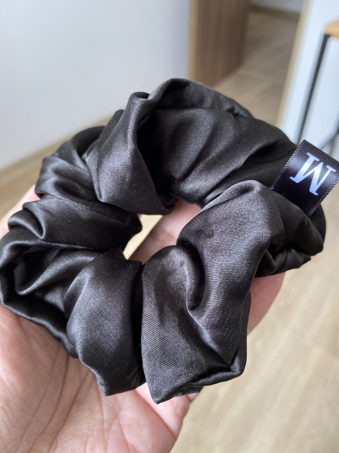 Customer photo review of Scrunchie - Negra Petit