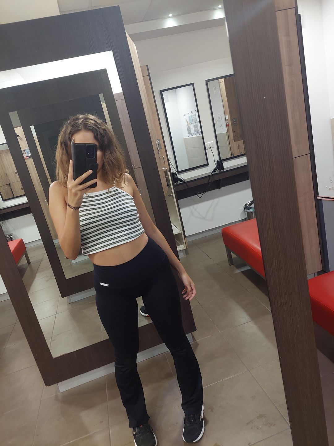 Customer photo review of LEGGINGS A ZAMPA DI ELEFANTE NERO