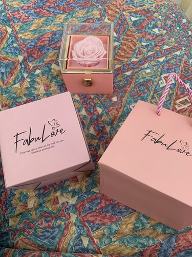Customer photo review of Eternal Rose Box - W/ Engraved Necklace & Real Rose.