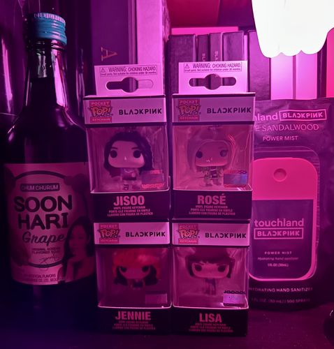 Customer photo review of BLACKPINK X Funko Pops Keychain