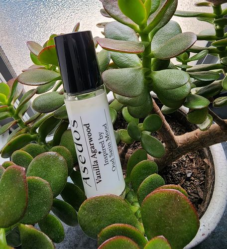 Customer photo review of VANILLA AGARWOOD PERFUME OIL