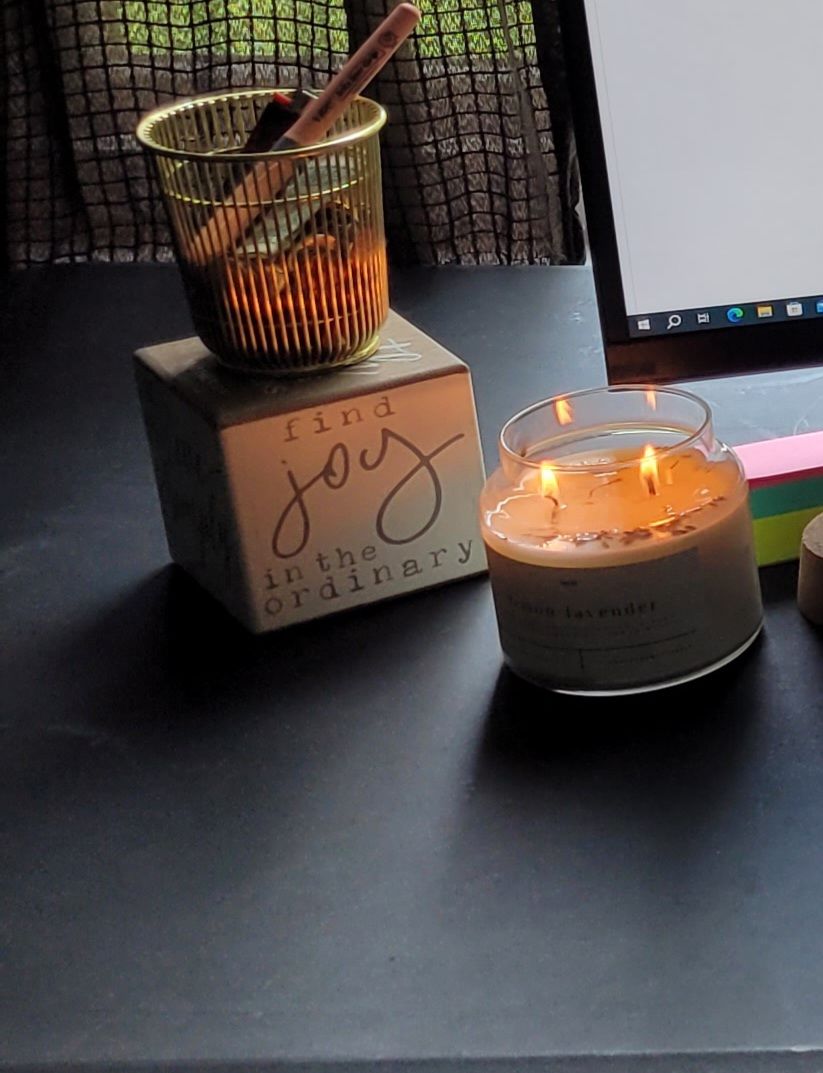 Customer photo review of Lemon + Lavender 22 oz Glass Candle