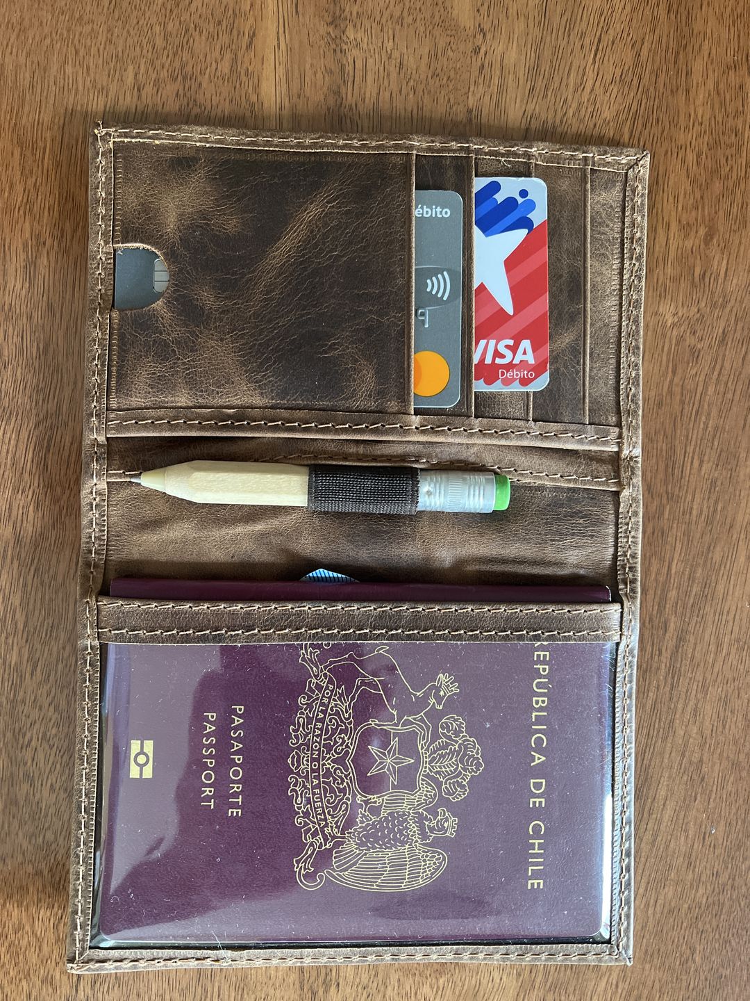 Customer photo review of Porta pasaporte single