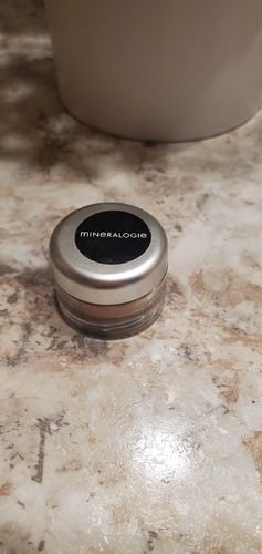 Customer photo review of Loose Mineral Foundation Sample Jar