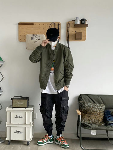 Customer photo review of Straps Functional Cargo Pants