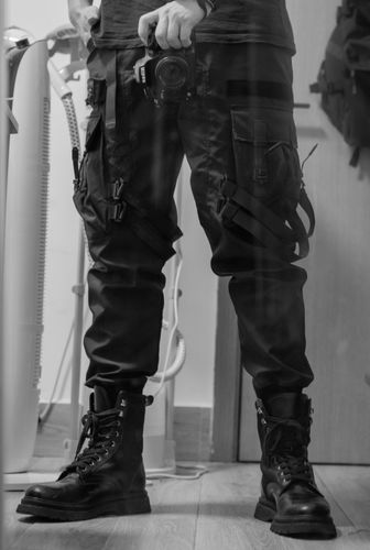 Customer photo review of Straps Functional Cargo Pants