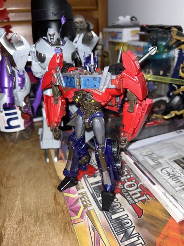 Customer photo review of 【Incoming】APC Toys APC-001 APC001 2.0 Version Attack Prime ( 1:1 TFP Optimus Prime Voyage Class ) Repainted Version 17cm / 6.7"