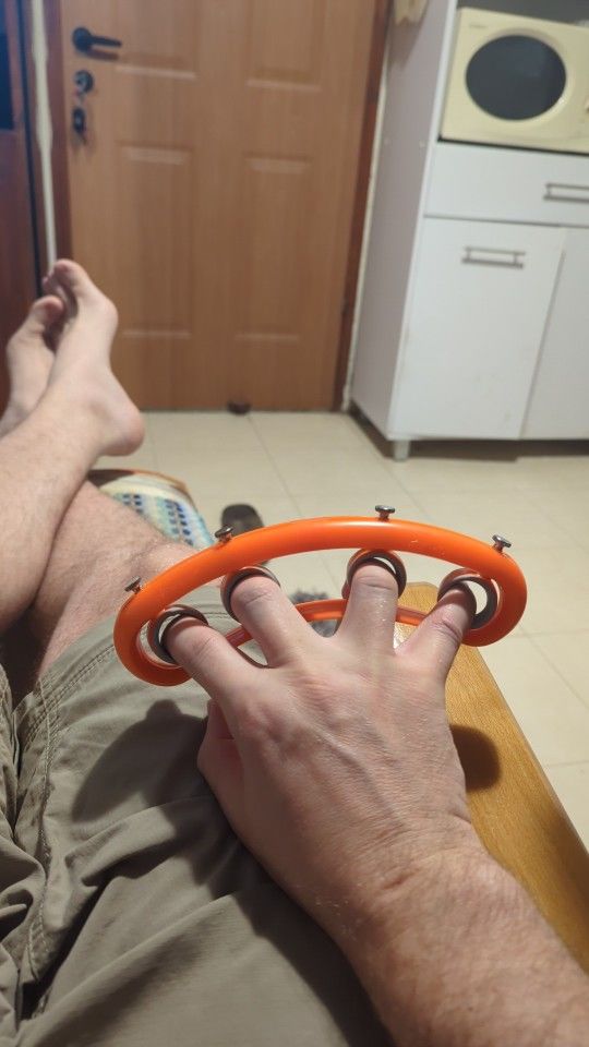 Customer photo review of GuitarGuard™ Guitar finger extenders and exerciser