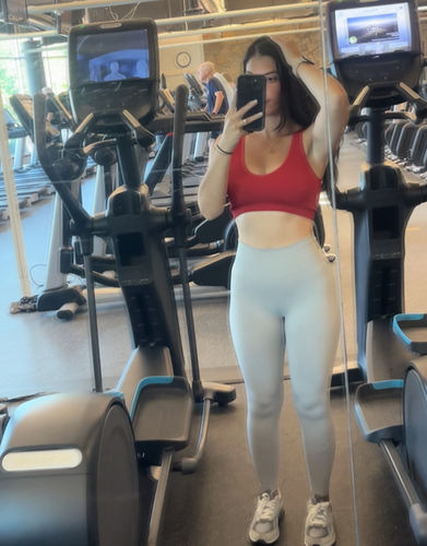 Customer photo review of Nude Sculpt Contour Scrunch Butt Leggings