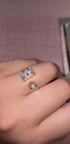 Customer photo review of Cube Victoria Ring 14K Vergoldet