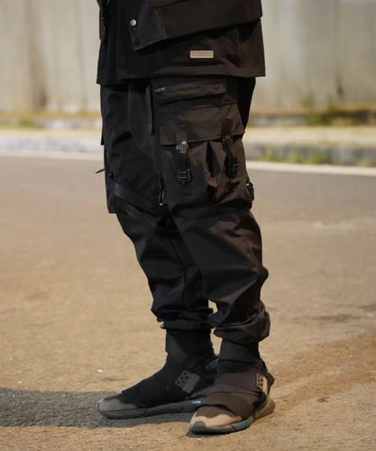 Customer photo review of Straps Functional Cargo Pants