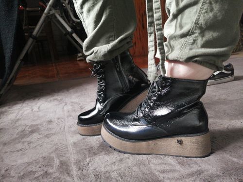 Customer photo review of BOTÍN PLATAFORMA NEGRO 15111