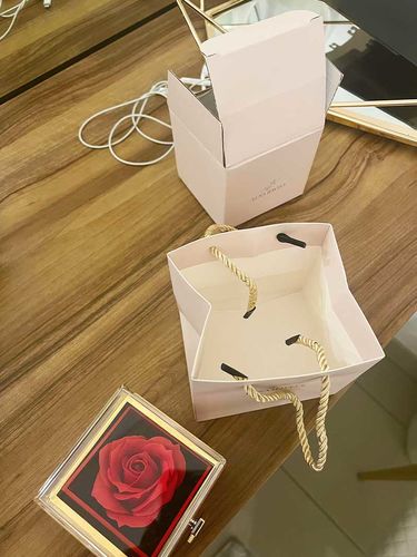 Customer photo review of Coffret Rose Éternelle avec Collier Gravé - Pour toi, l'amour de ma vie
