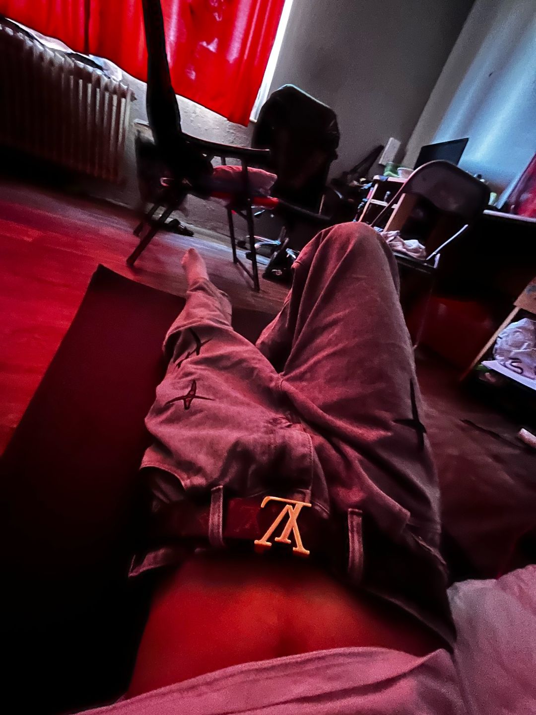 Customer photo review of THE STARRY BAGGY JEANS