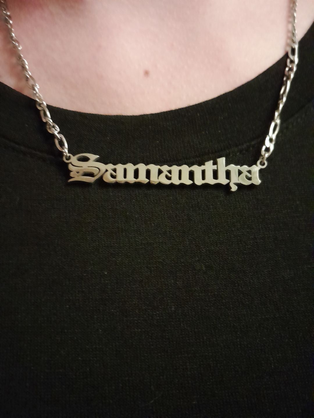 Customer photo review of Collier Personnalisable Gothique