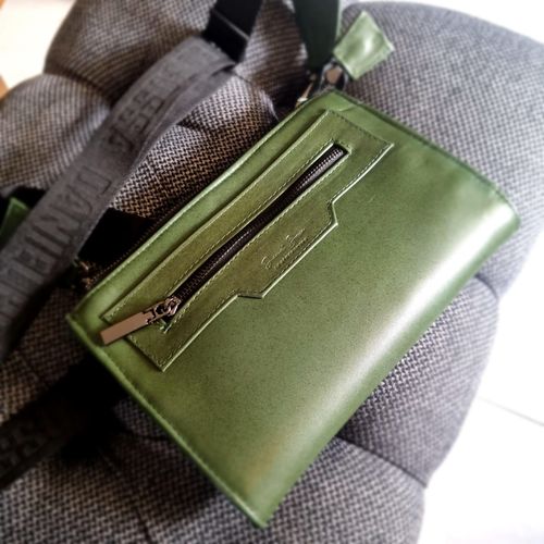 Sergio L. review of Clutch Vallarta Militar image 1 out of 1