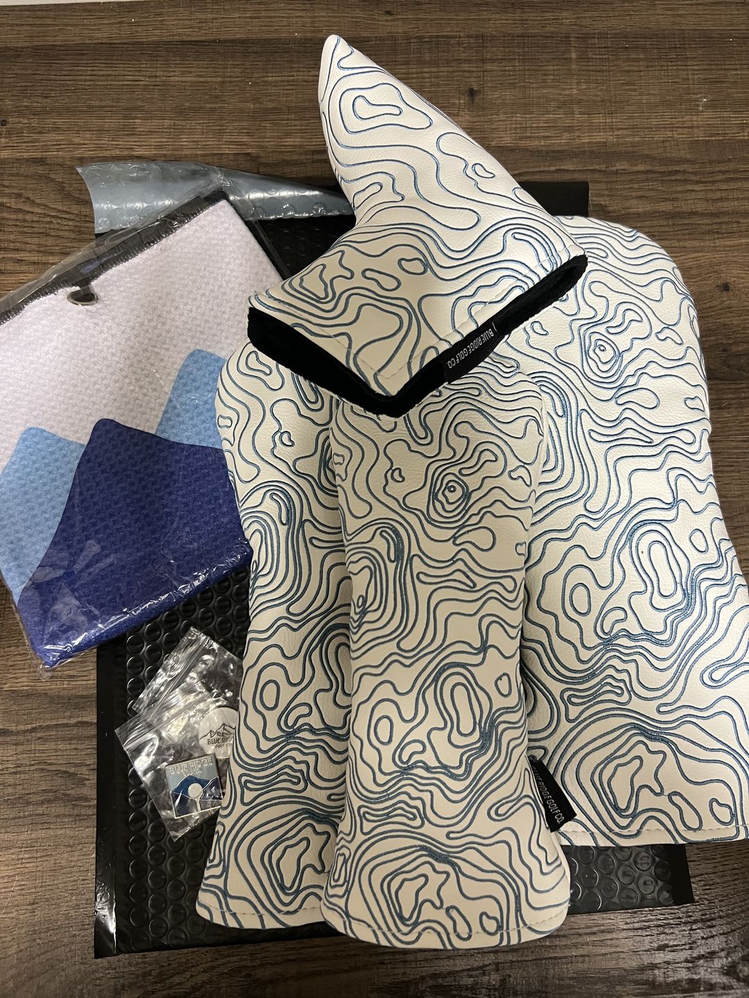 Customer photo review of Topographic Edition Headcover - Pure White / Embroidered Carolina Blue